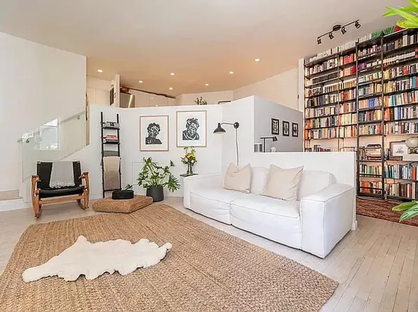 355 W 29th St APT 2B, Manhattan, NY 10001