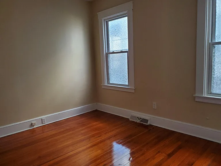107 Sheffield Ave — Photo 7