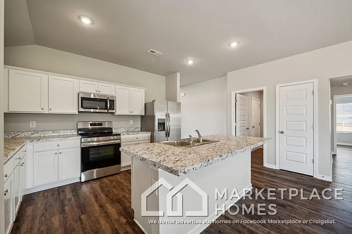 4022 Ryan Dr SW — Photo 9