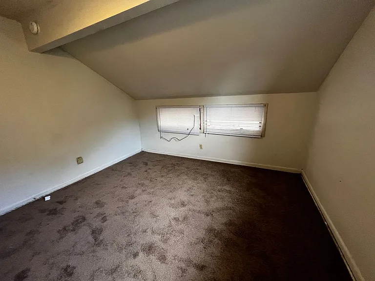 125 River St- Martin Apts — Photo 3