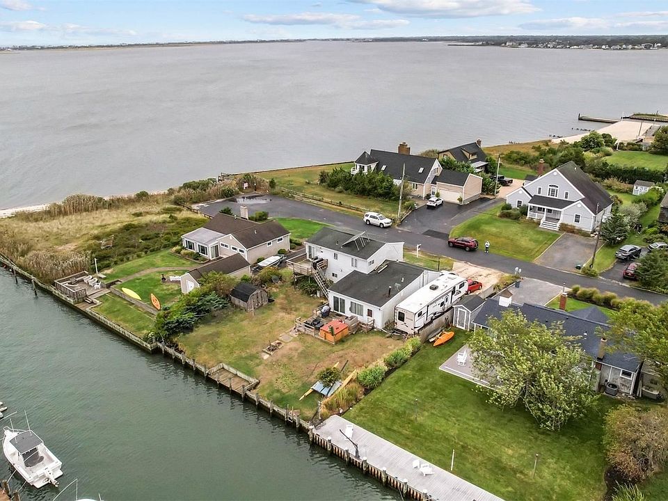 39 Barracuda Rd, East Quogue, NY 11942 MLS 3431123 Zillow