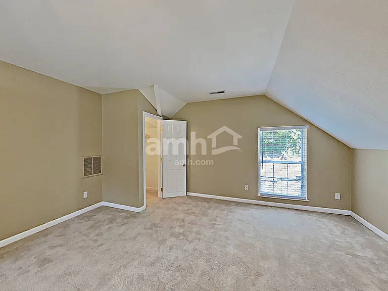 1001 High Ridge Dr — Photo 15