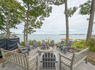 4 Baysite Ln, Falmouth, ME 04105