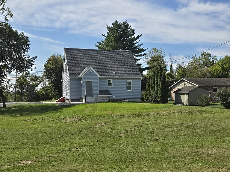 63 Main St — Photo 3