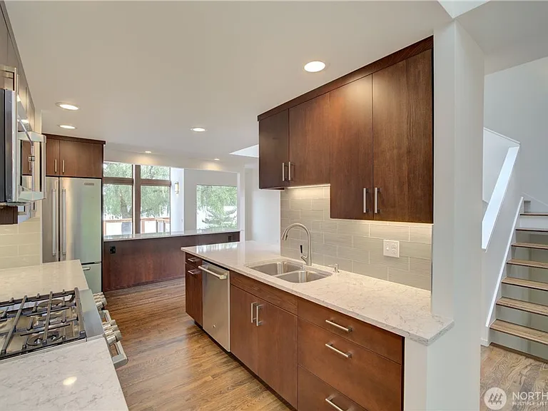 3406 W Lake Sammamish Pkwy NE — Photo 9