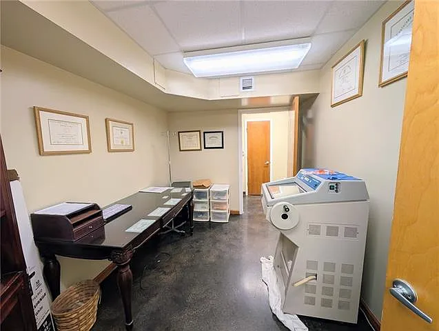 Studio, 3.0 bath, 4492 sqft, $5,000 — Photo 4
