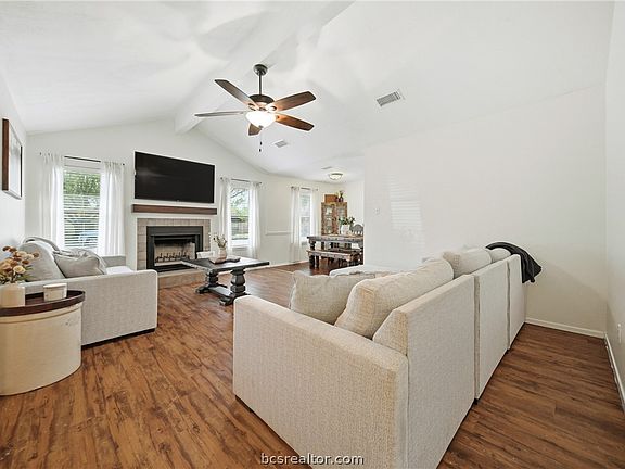 4th image of 4744 Brompton Ln