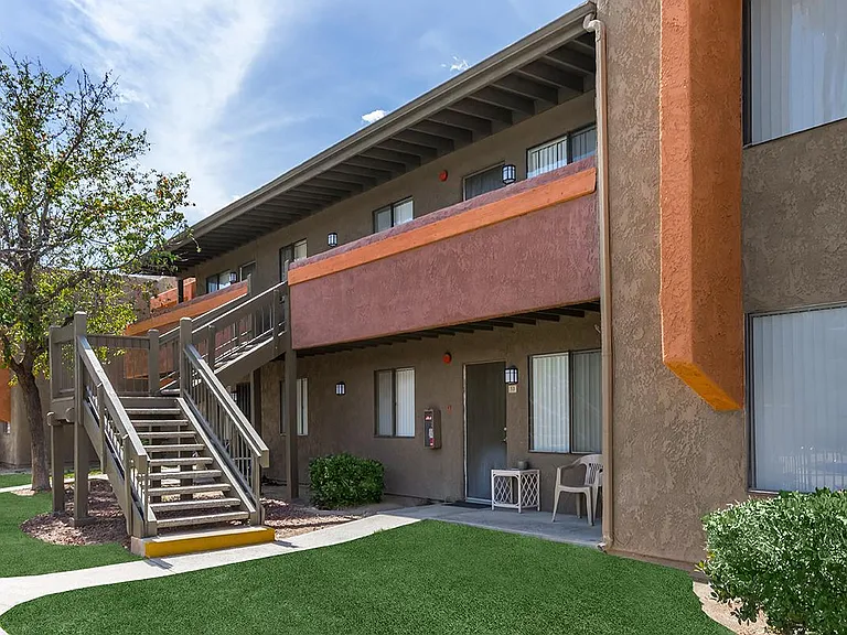 La Ventana Apartments — Photo 22