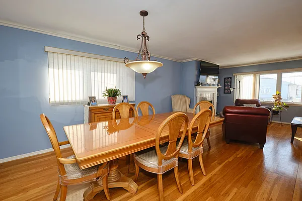 Sold by Prime Realty | media 4