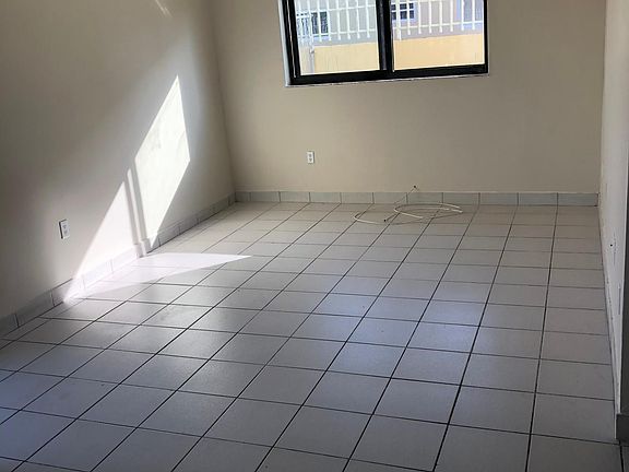 3rd image of 201-370 E 34th St #201
