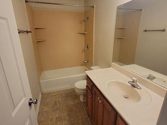 4th image of 219 Courtney Way #A