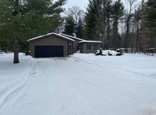 307 Reindeer Dr, Prudenville, MI 48651