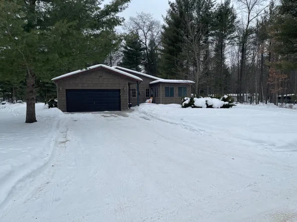 307 Reindeer Dr, Prudenville, MI 48651