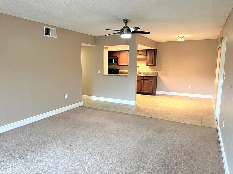 5057 Vineland Rd #5057 — Photo 15