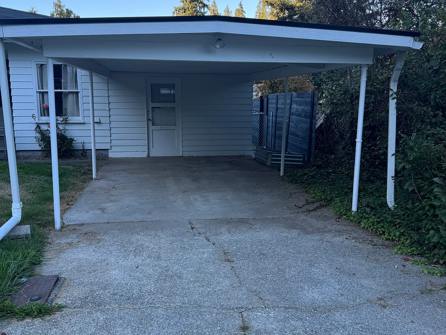 2 bed, 900 sqft, $2,100 — Photo 4