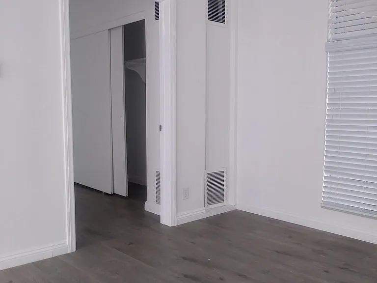 827 S Saint Andrews Pl #11 — Photo 3