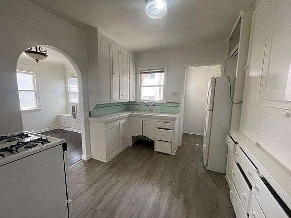 5th image of 733 Obispo Ave