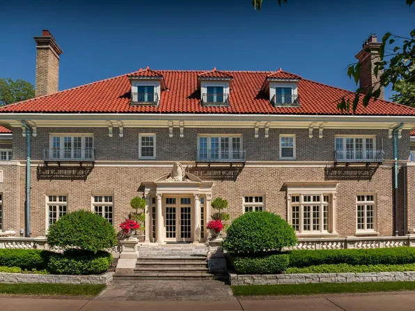 304 Braebourne Ct, Green Bay, WI 54301