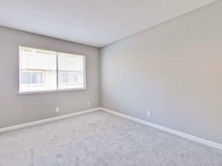 2466 W Bayshore Rd #4 — Photo 11