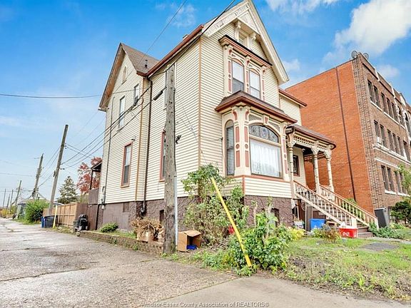 3rd image of 595 Cataraqui St