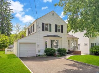 95 Kenwood Rd, River Edge, NJ 07661