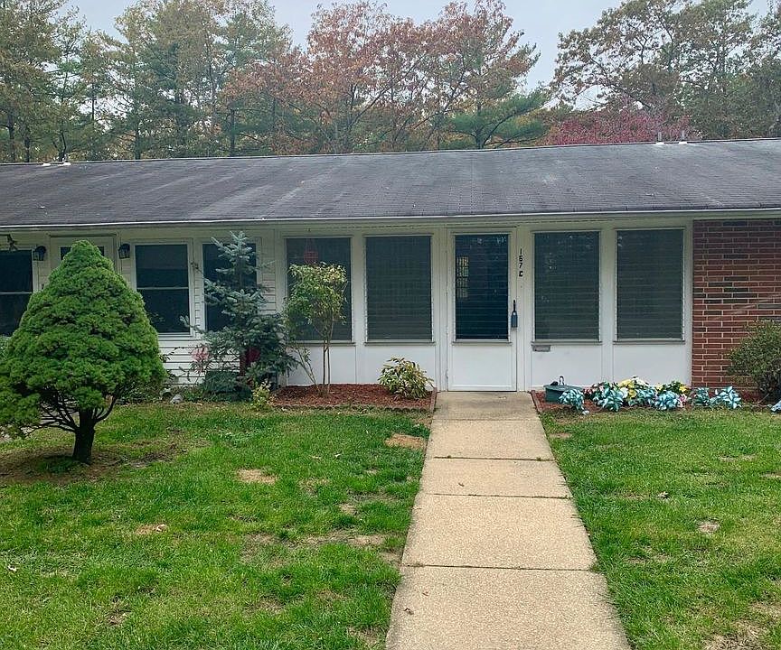 1st image of 167C Huntington Dr