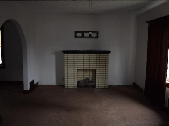 5th image of 2018 21st St NE