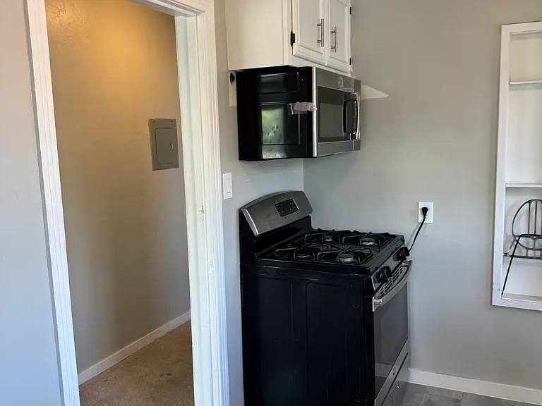 2116 California St #B — Photo 7
