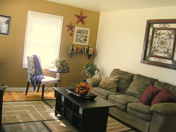 3rd image of 2461 E Simpson Ave
