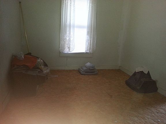 5th image of 1007 W Washington Avenue