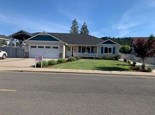 146 Cabernet Cir, Cave Junction, OR 97523