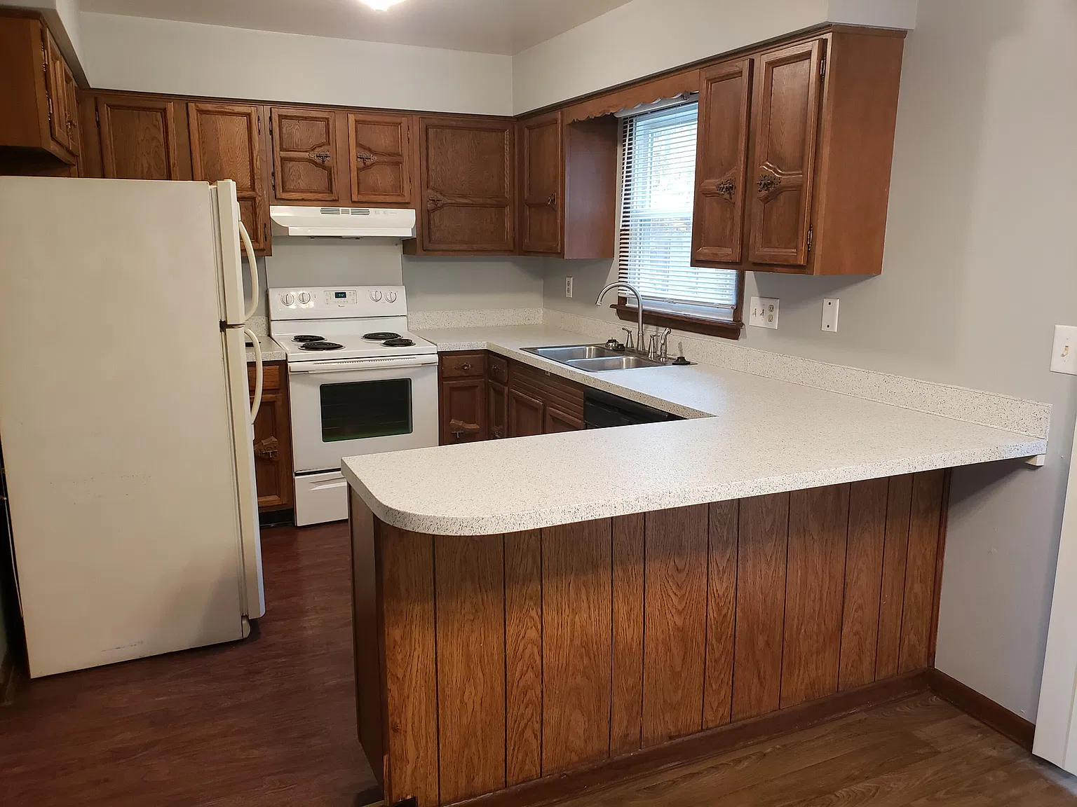 2 bed, 2.5 bath, 1200 sqft, $1,300 — Photo 2