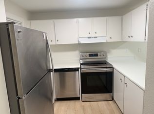 5812 200th St SW APT B, Lynnwood, WA 98036