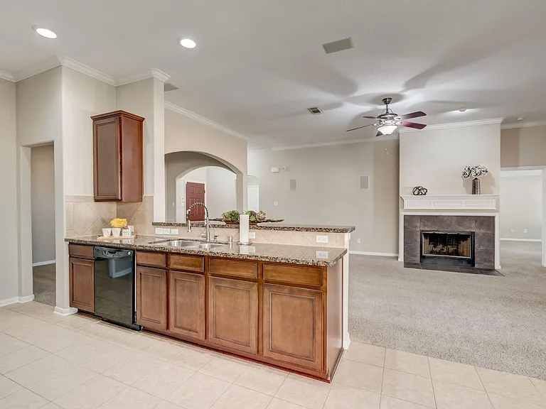7219 Palmito Ranch Dr — Photo 17
