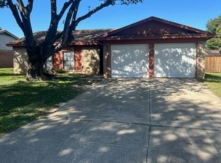 420 Fox Dr, Saginaw, TX 76179