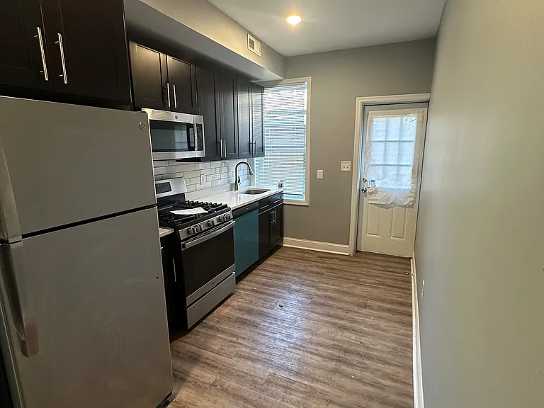 2616 E Biddle St — Photo 4
