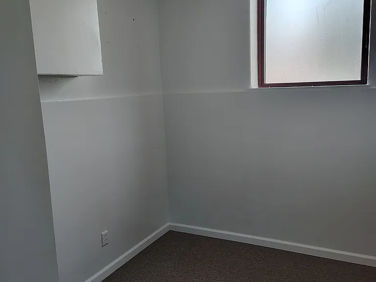 115 S 6th St #1 — Photo 9