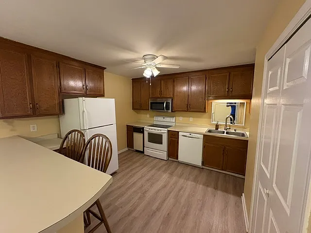 46 Burlington Ct — Photo 23