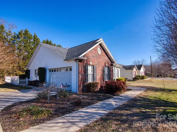 1920 2nd Ave NW, Hickory, NC 28601