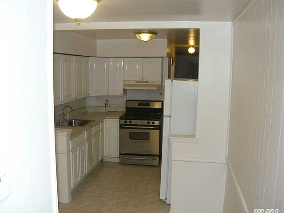 2nd image of 9919 Avenue L