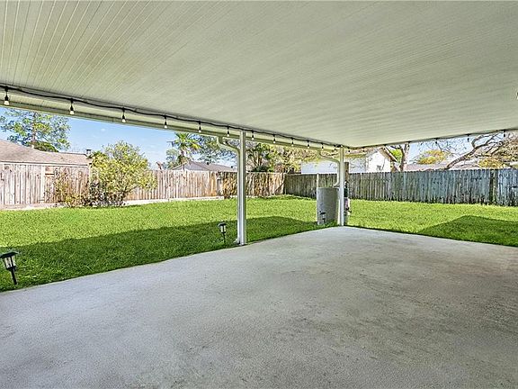 5th image of 332 Driftwood Cir