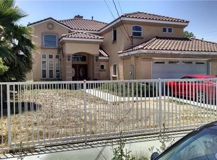 18770 Strathern St, Reseda, CA 91335