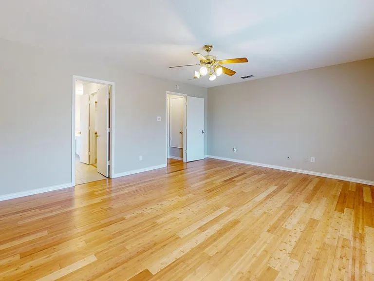 8128 Heritage Place Dr — Photo 15