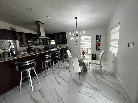 2nd image of 1925 Maydell Dr #2