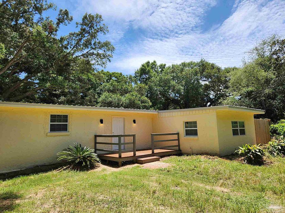 1st image of 300 Louisiana Dr