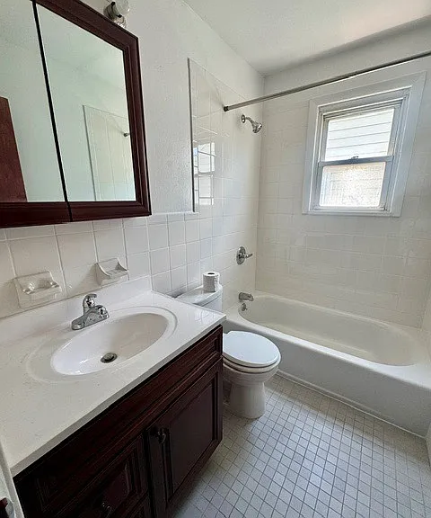 18 Tunis Ave #2 — Photo 6