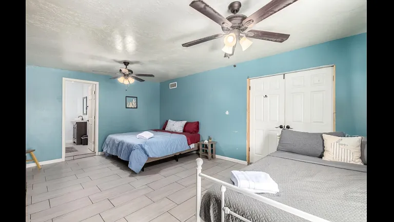 W Jasmine St — Photo 1