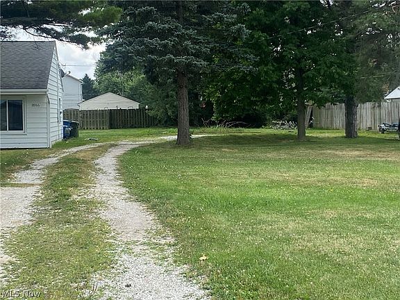 3rd image of 33366 Lake Shore Blvd