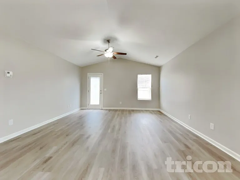 299 Emilies Crossing Way — Photo 2