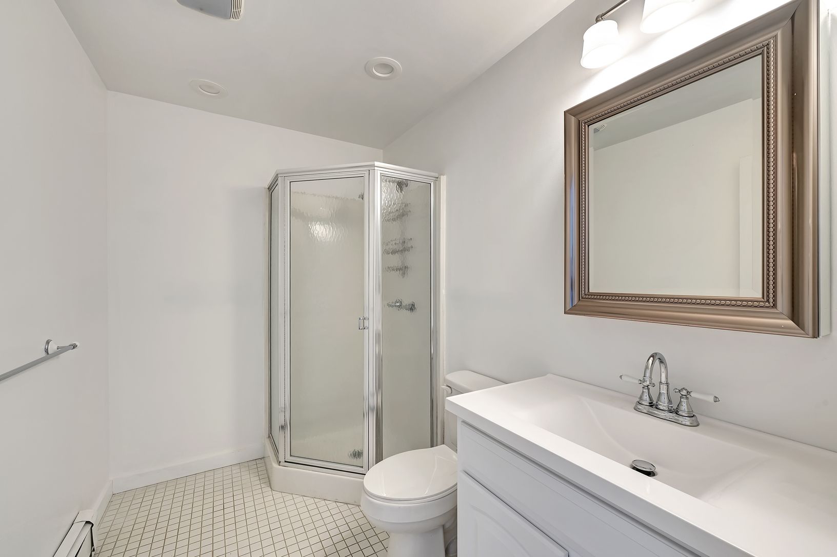 1st Floor Bathroom